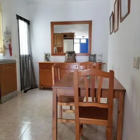 Apartamento Caleta De En El Centro カレタ・デ・ファマラ